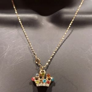 PD Crown vintage necklace gold tone very pretty 💚♥️💙💜